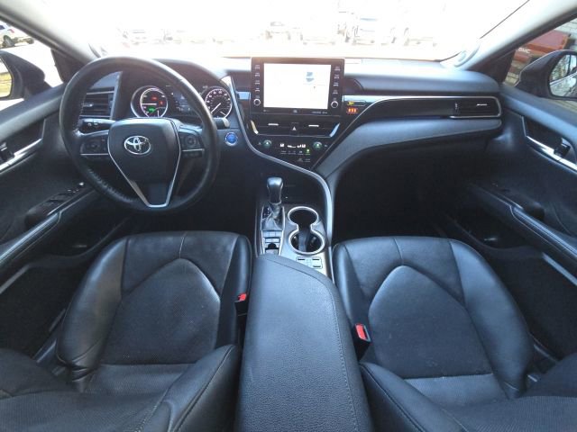 Used 2022 Toyota Camry XLE w/ Navigation Upgrade Package image 23