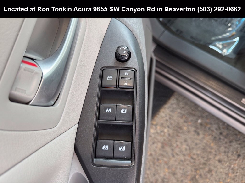 Used 2017 Toyota Sienna LE FWD image 12