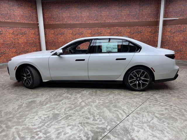 New 2026 BMW 760i xDrive image 2