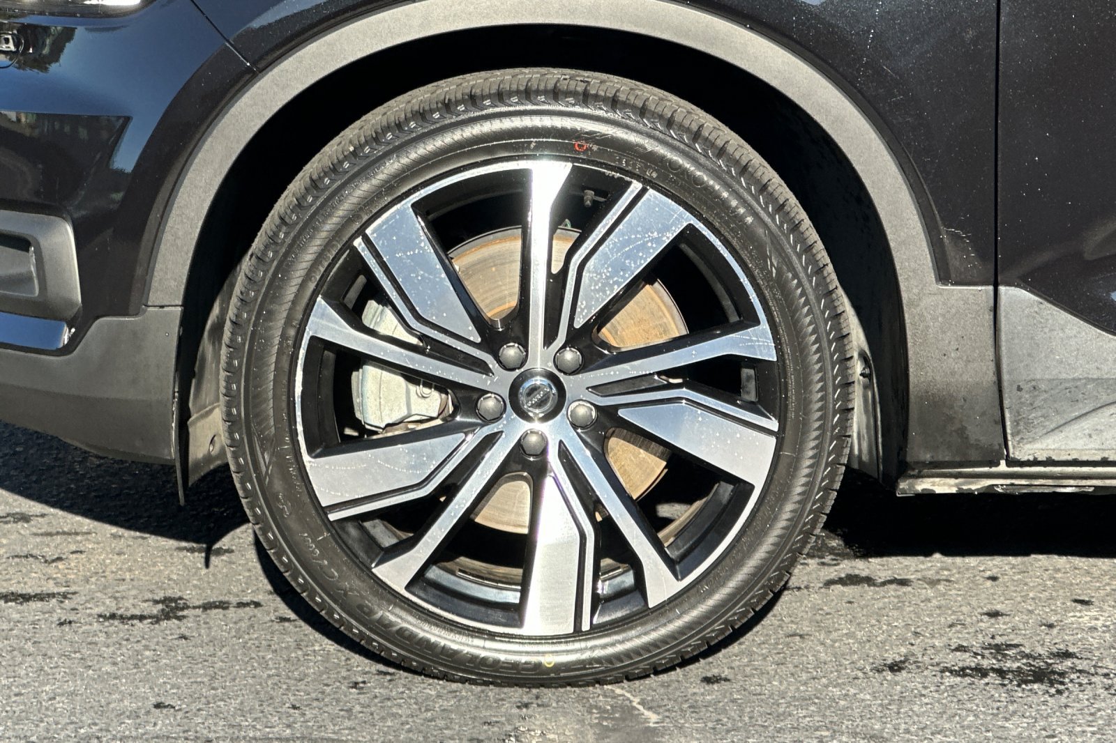 Used 2021 Volvo XC40 P8 Recharge w/ Advanced Package AWD/4WD image 12