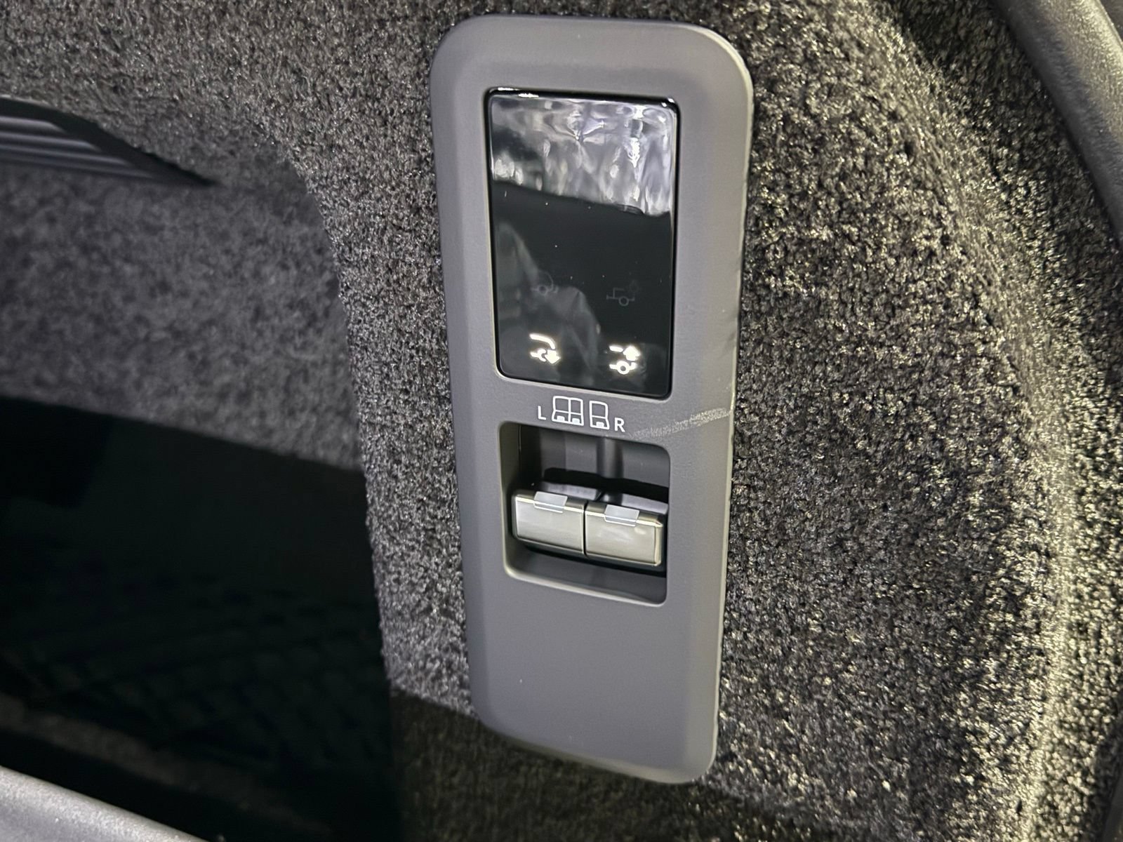 New 2026 Land Rover Range Rover SE AWD/4WD image 45