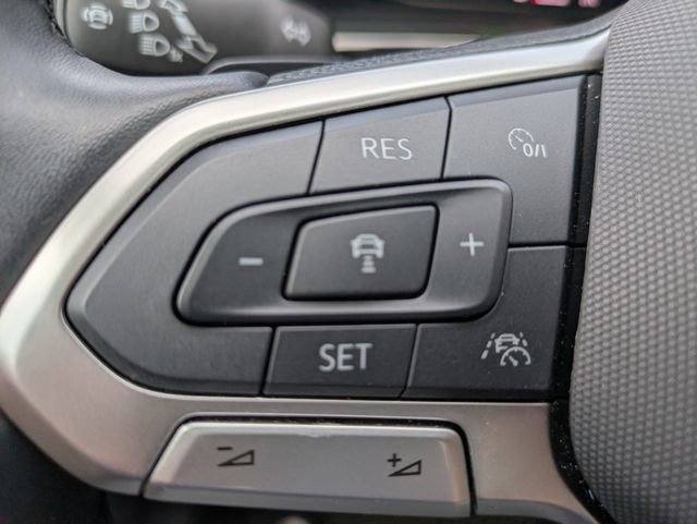 Certified 2025 Volkswagen Atlas Peak Edition SE image 28