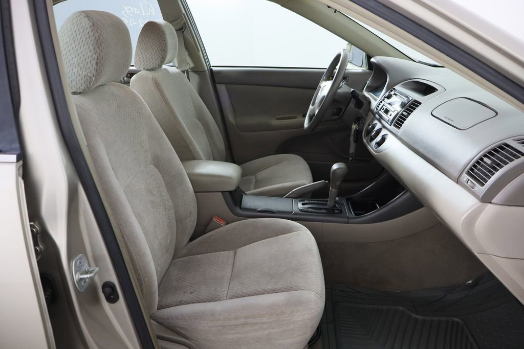 Used 2003 Toyota Camry LE image 10