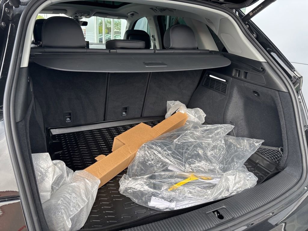 Used 2023 Audi Q5 2.0T Prestige w/ Prestige Package image 17