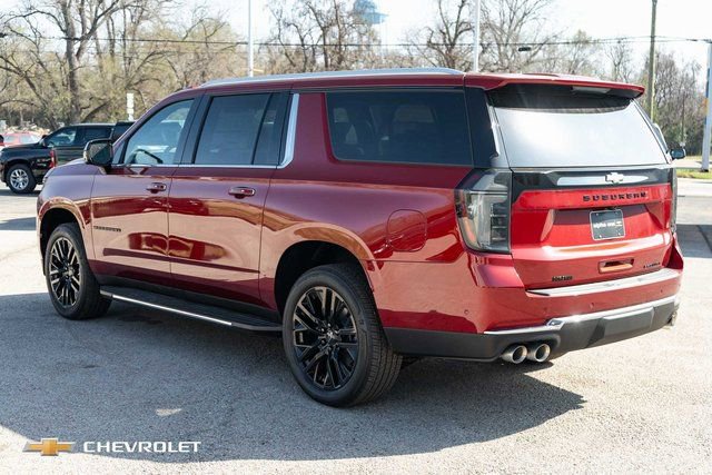 New 2026 Chevrolet Suburban Premier image 9