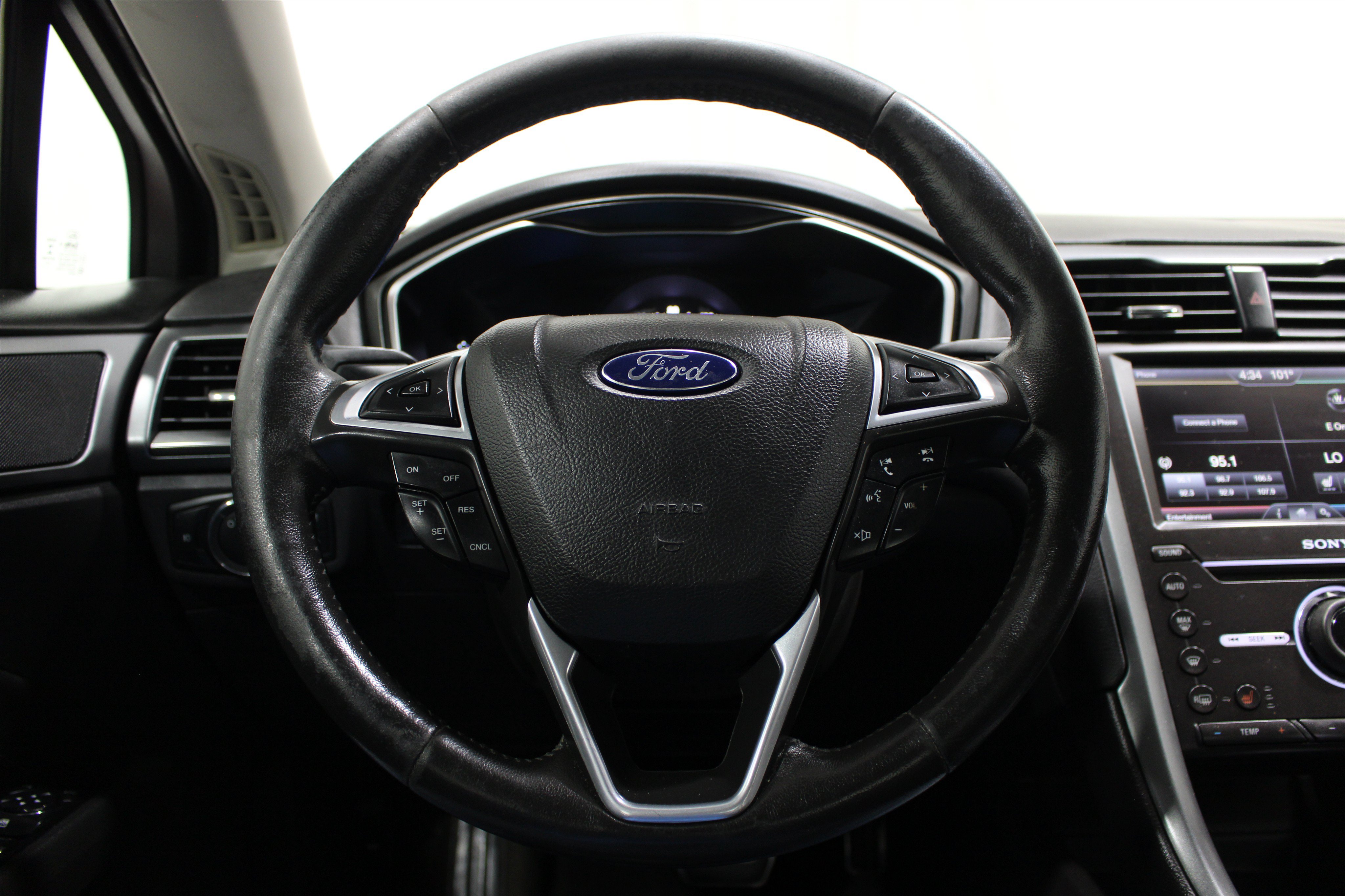 Used 2016 Ford Fusion Titanium FWD image 11