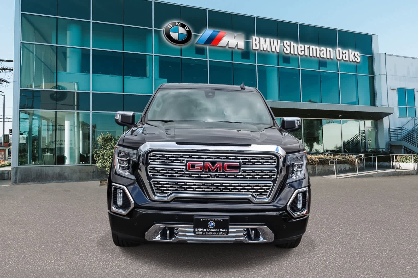 Used 2019 GMC Sierra 1500 Denali w/ Denali Ultimate Package AWD/4WD image 2