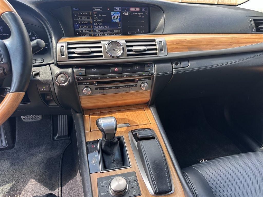 Used 2015 Lexus LS 460 L image 20