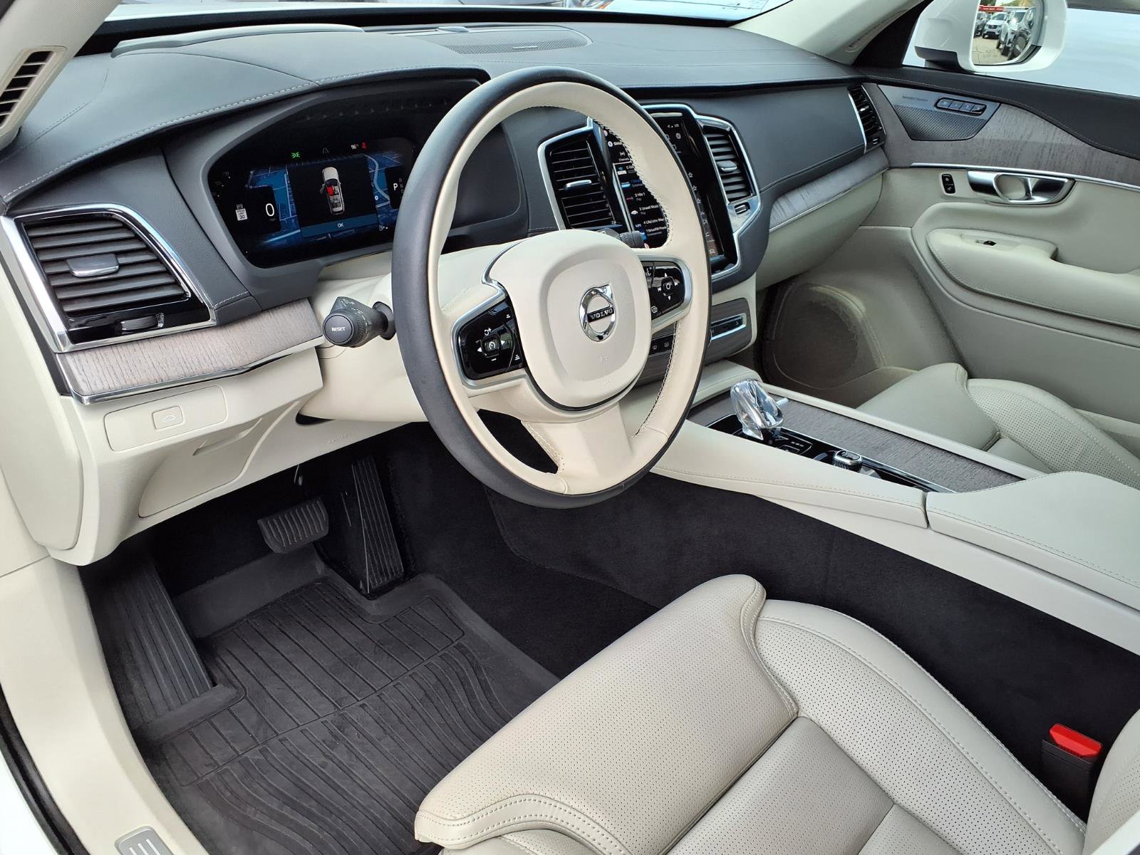 Certified 2023 Volvo XC90 B6 Ultimate w/ Protection Package Premier AWD/4WD image 20