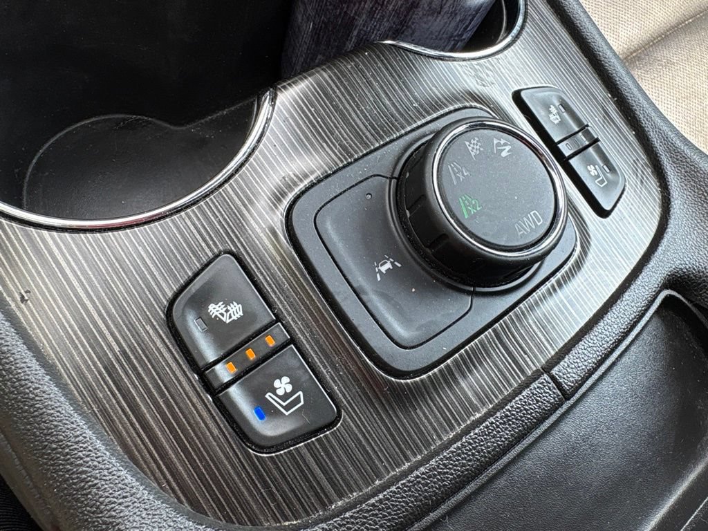 Used 2022 GMC Acadia SLT w/ Elevation Edition AWD/4WD image 10