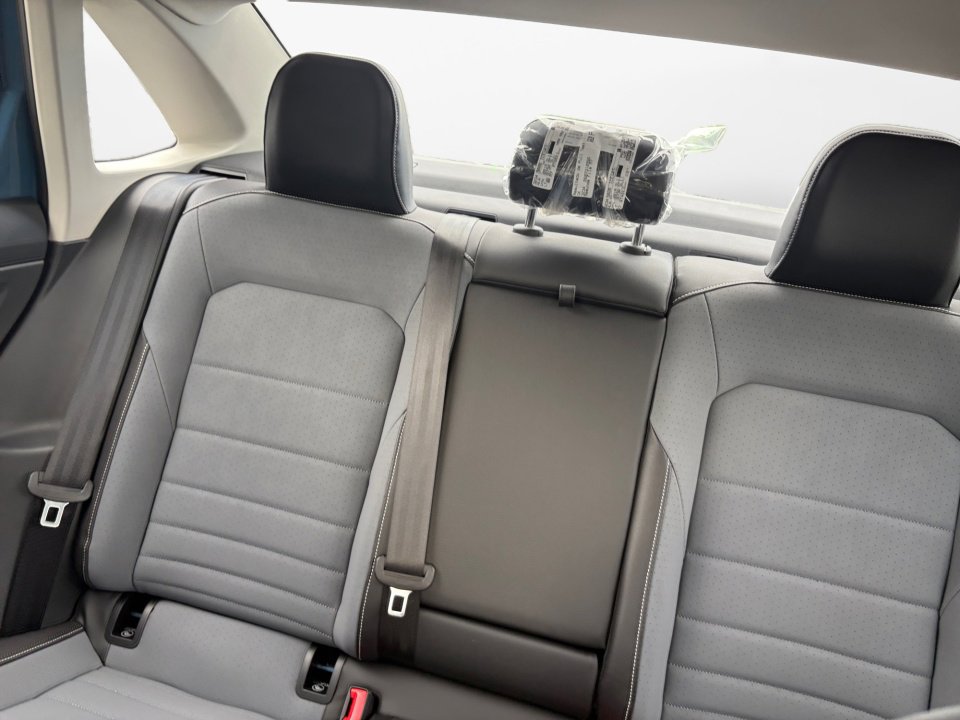 New 2026 Volkswagen Jetta SE FWD image 12