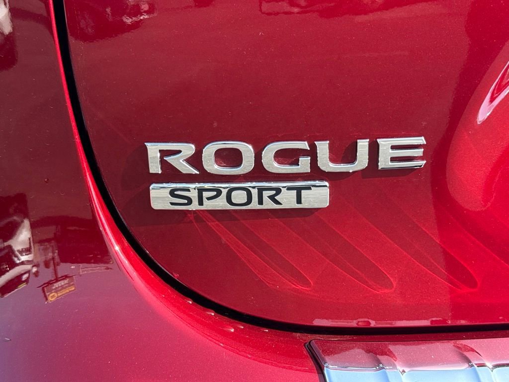 Used 2021 Nissan Rogue Sport SV image 8
