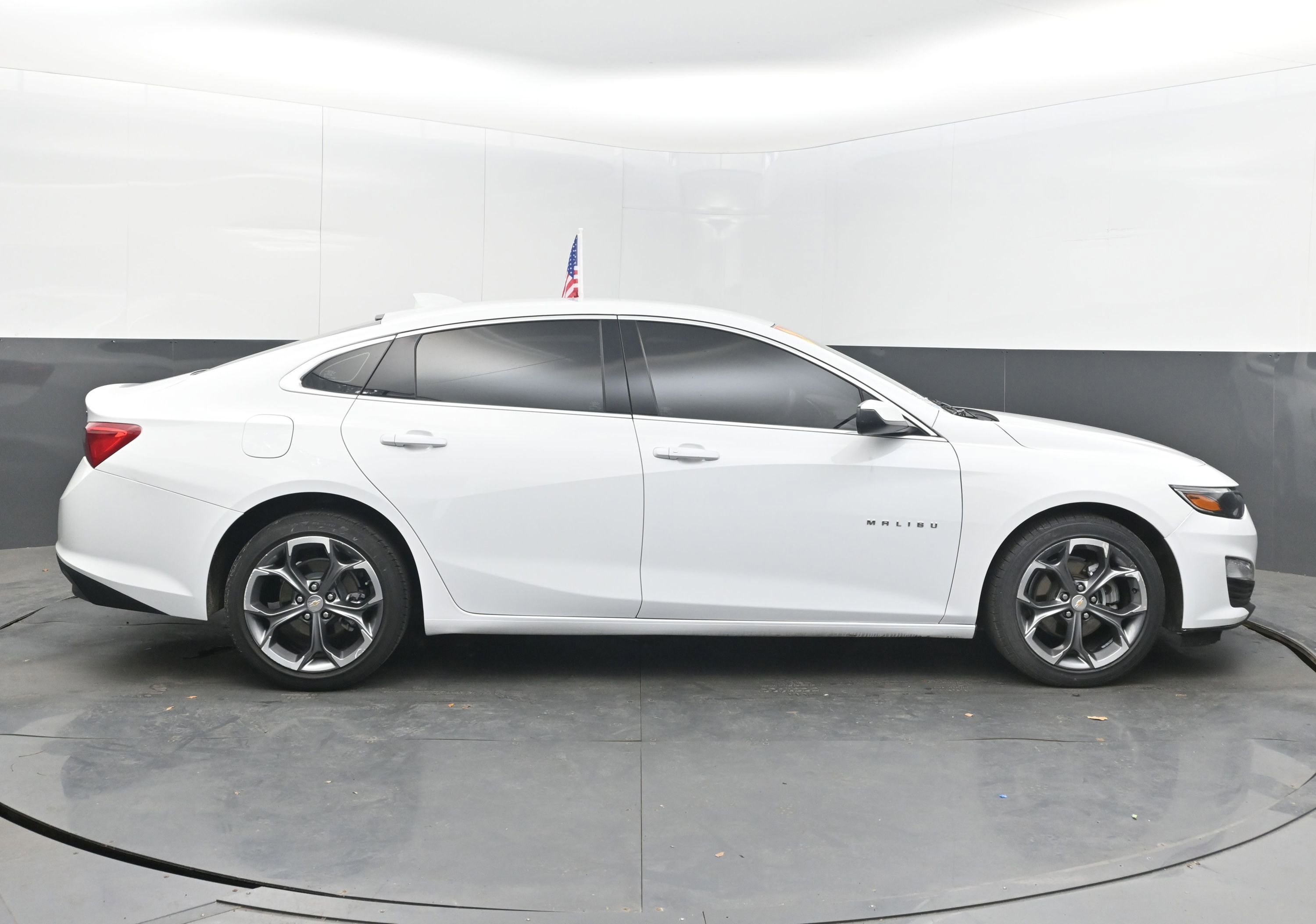 Used 2023 Chevrolet Malibu LT FWD image 10