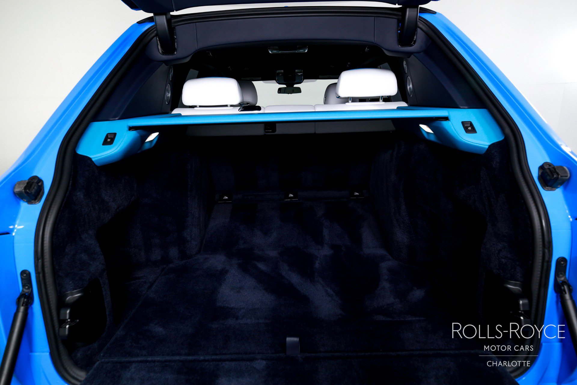 Used 2023 Rolls-Royce Cullinan image 23