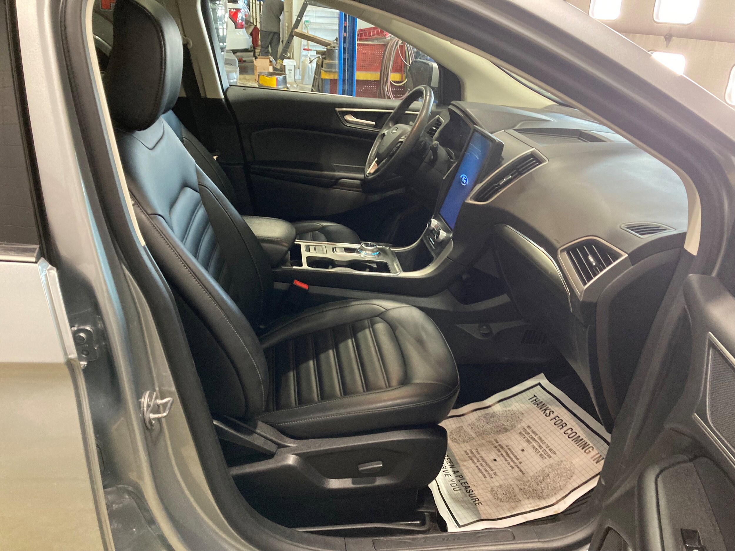 Used 2022 Ford Edge SEL w/ Convenience Package AWD/4WD image 4