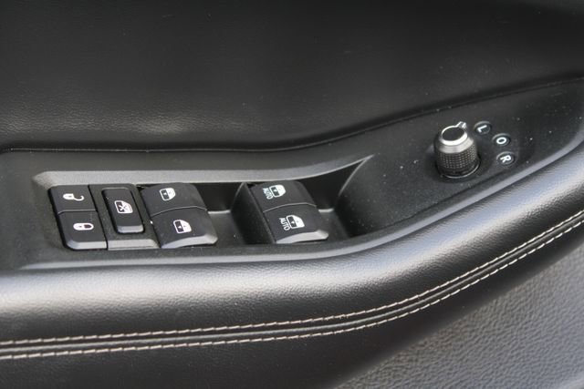 Used 2021 Jeep Grand Cherokee L Laredo image 10