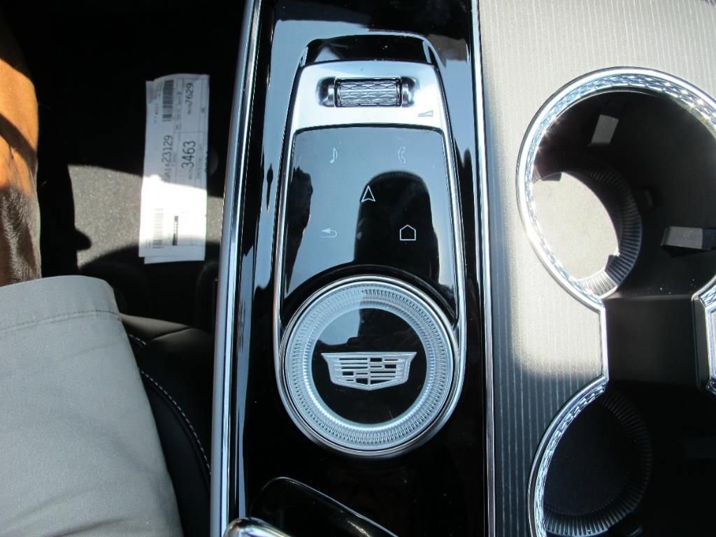 New 2025 Cadillac Lyriq Luxury image 14