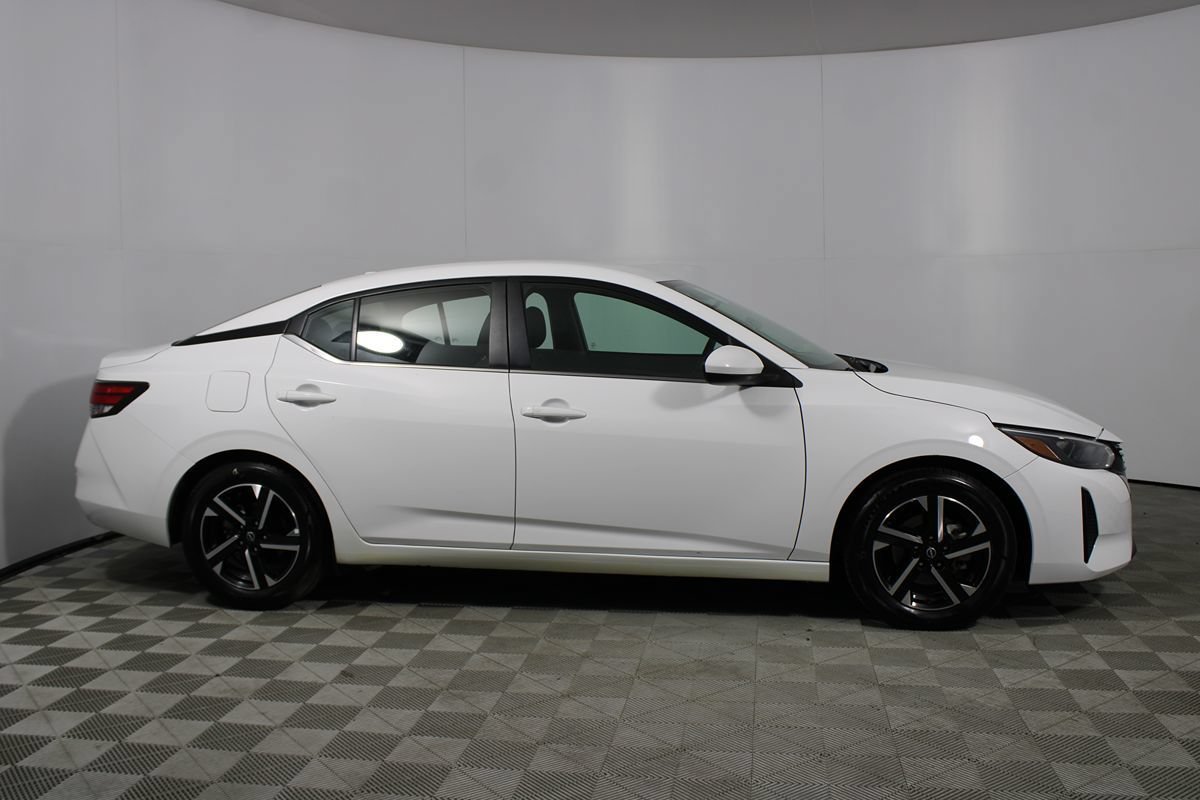 Used 2024 Nissan Sentra SV FWD image 18