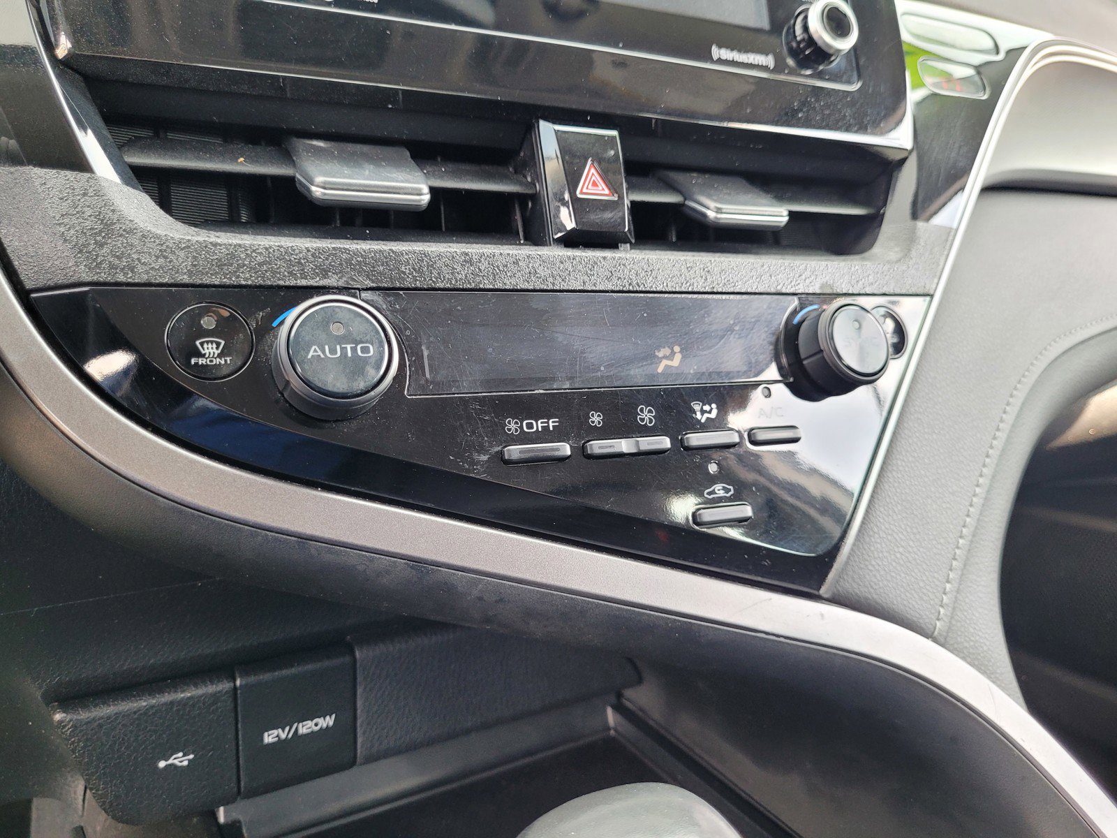 Used 2024 Toyota Camry SE image 18