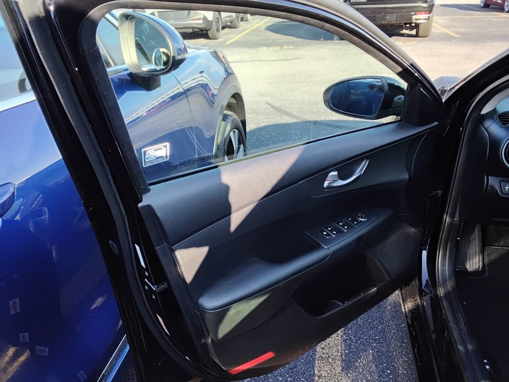 Used 2021 Kia Forte LXS FWD image 10