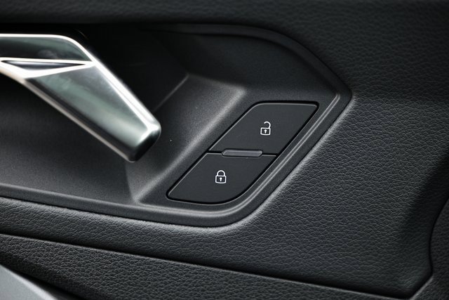 New 2025 Audi Q3 2.0T Premium image 15