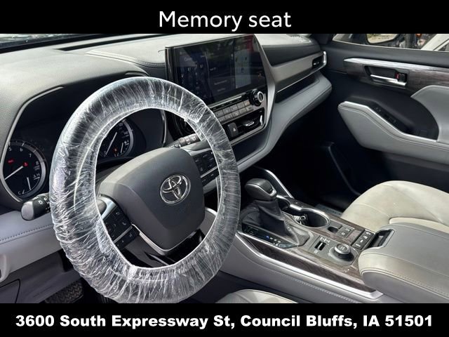 Used 2020 Toyota Highlander Limited w/ Protection Package #3 AWD/4WD image 21