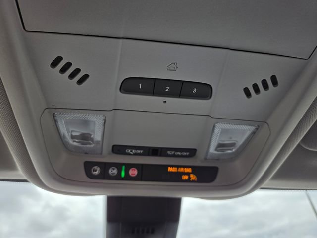 Used 2024 GMC Terrain SLT w/ Infotainment Package II image 35