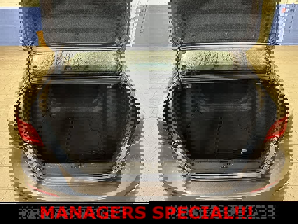 Used 2020 Honda Insight Touring image 11