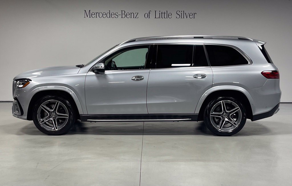 Used 2024 Mercedes-Benz GLS 450 4MATIC image 2