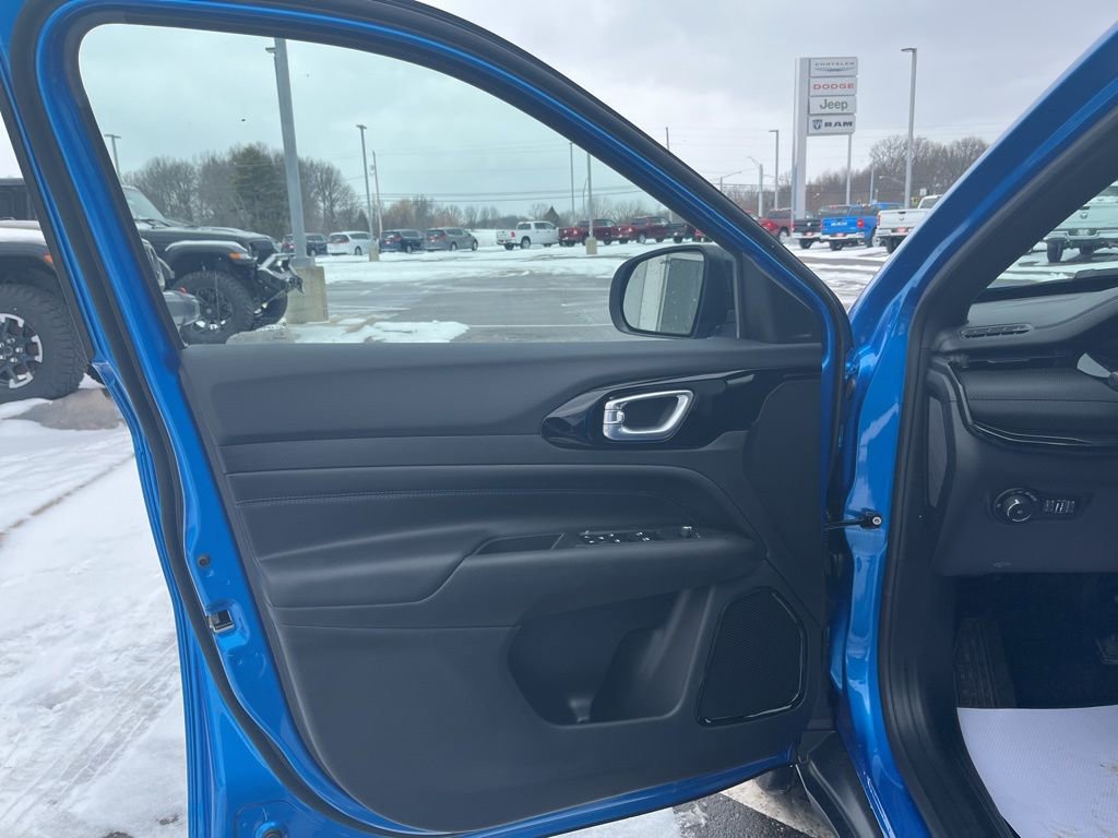 New 2025 Jeep Compass Latitude w/ Convenience Group image 10