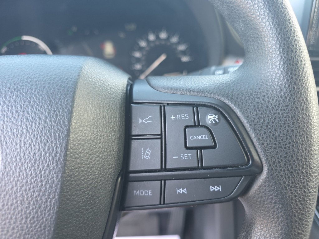 Certified 2025 Toyota Sienna LE FWD image 19