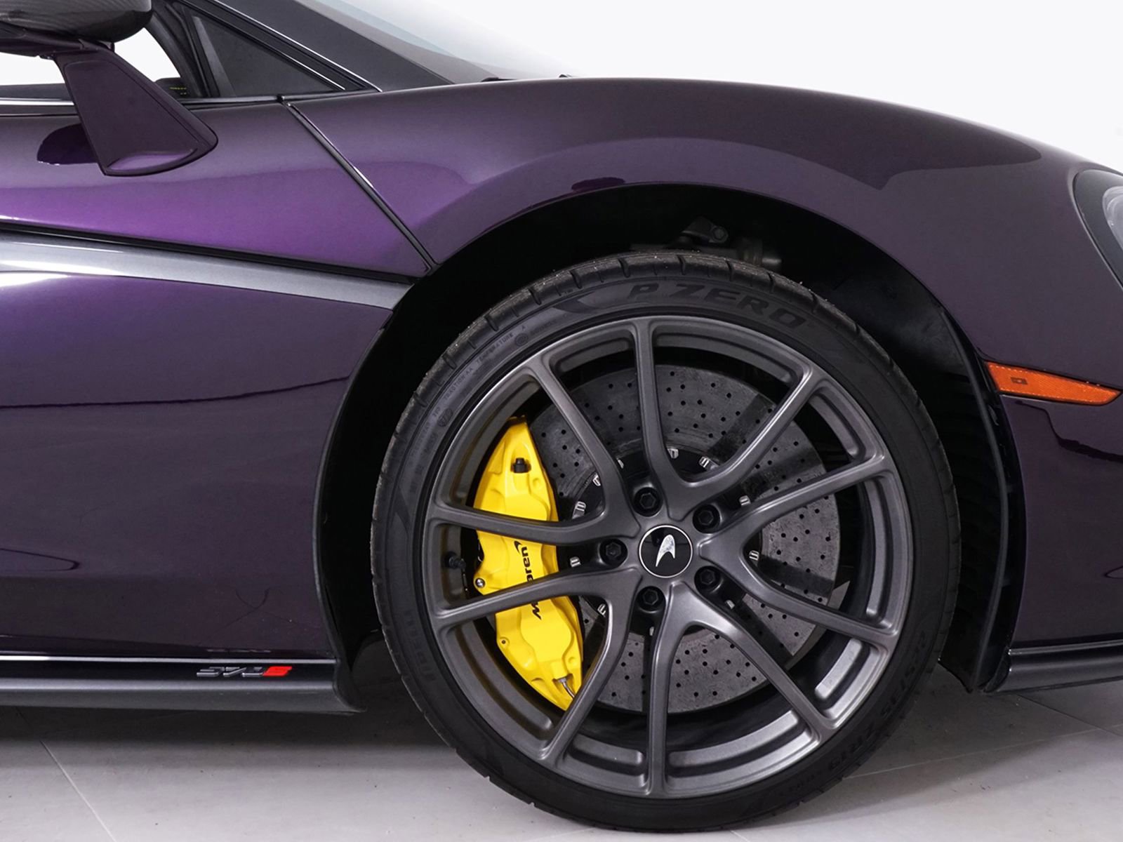 Used 2019 McLaren 570S Spider RWD image 17