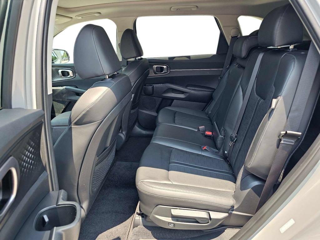 Certified 2026 Kia Sorento S w/ S Panoramic Sunroof Package FWD image 33