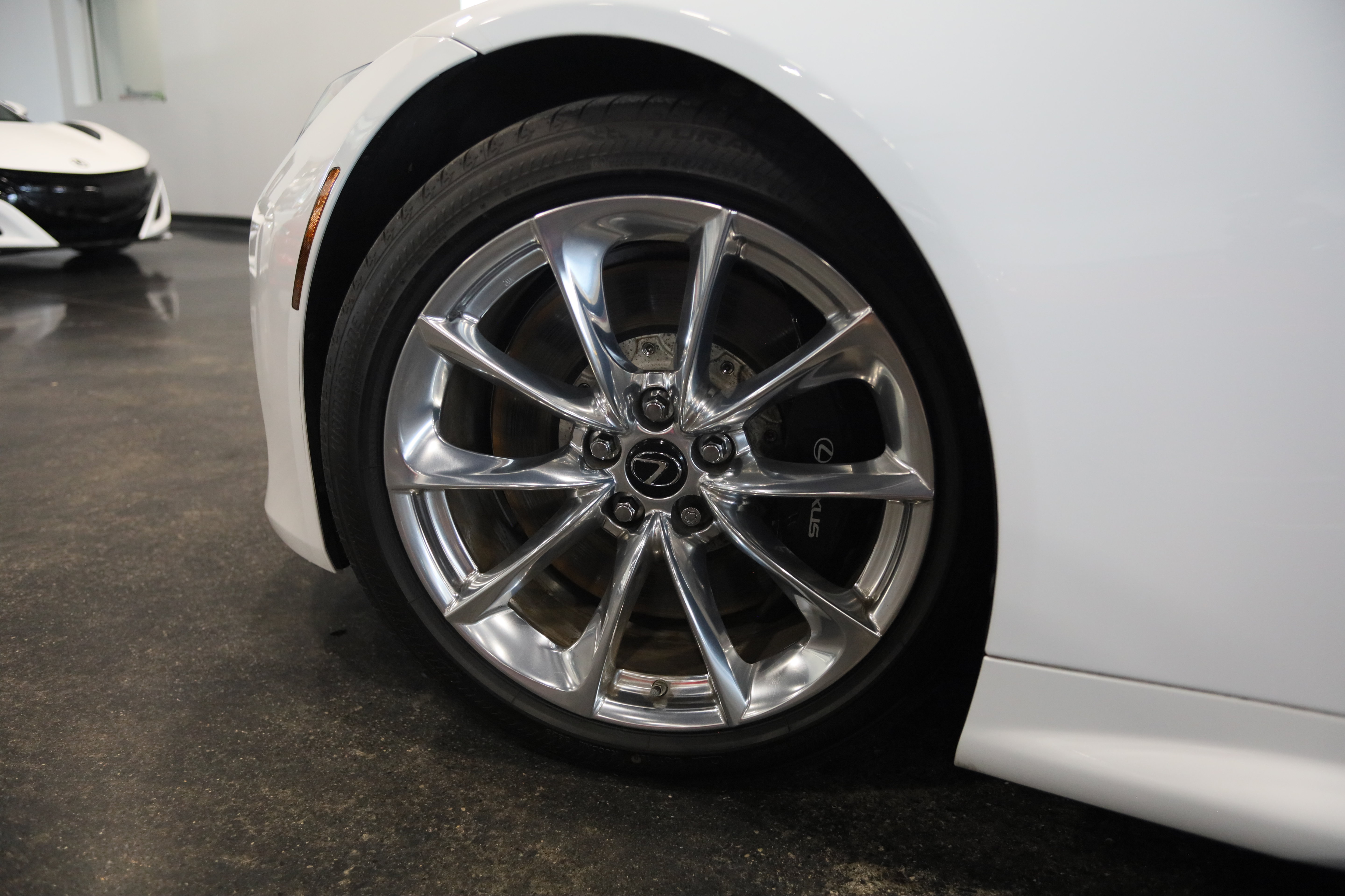 Used 2018 Lexus LC 500 Coupe w/ Touring Package RWD image 13