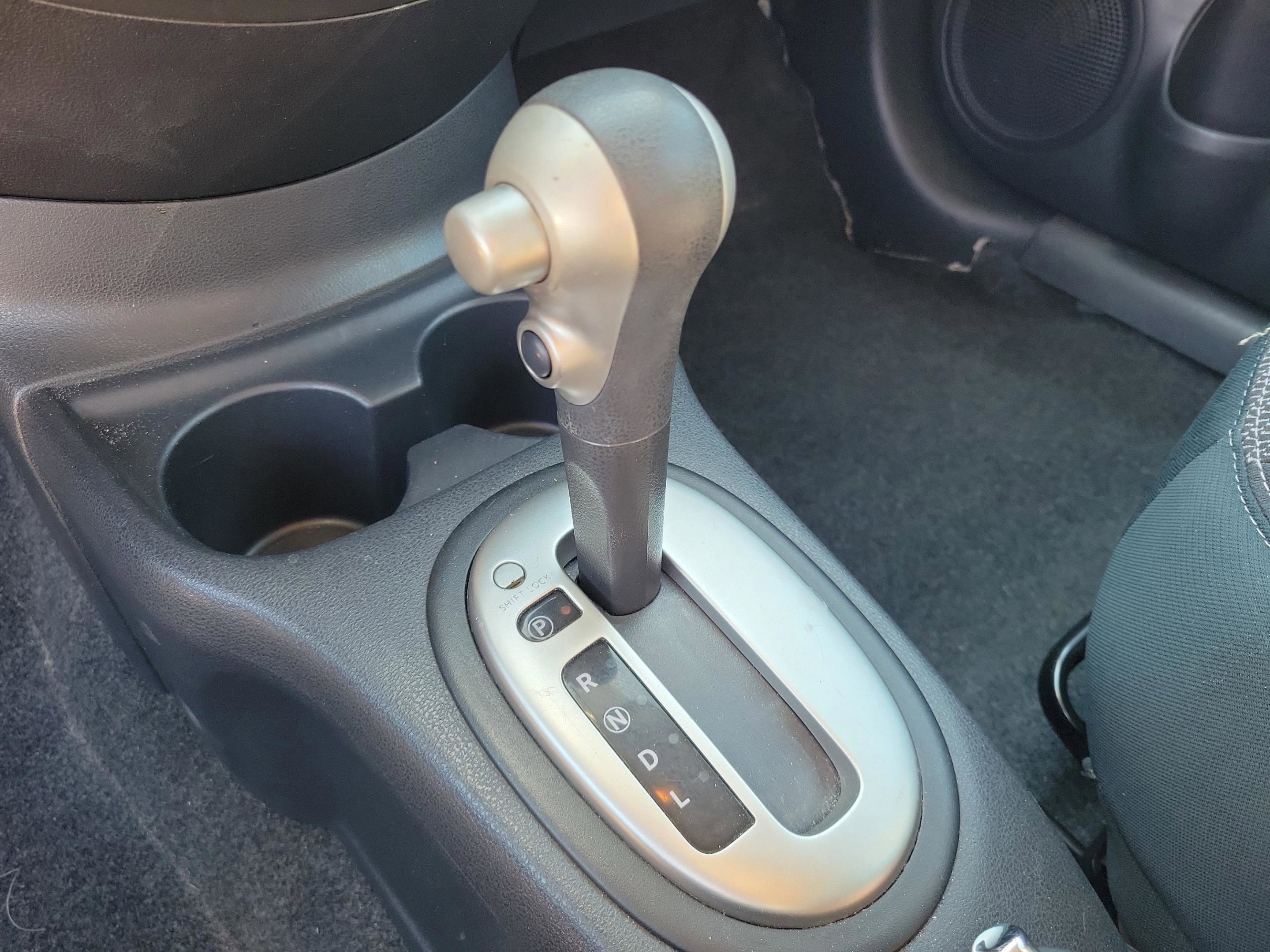 Used 2015 Nissan Versa SV image 28