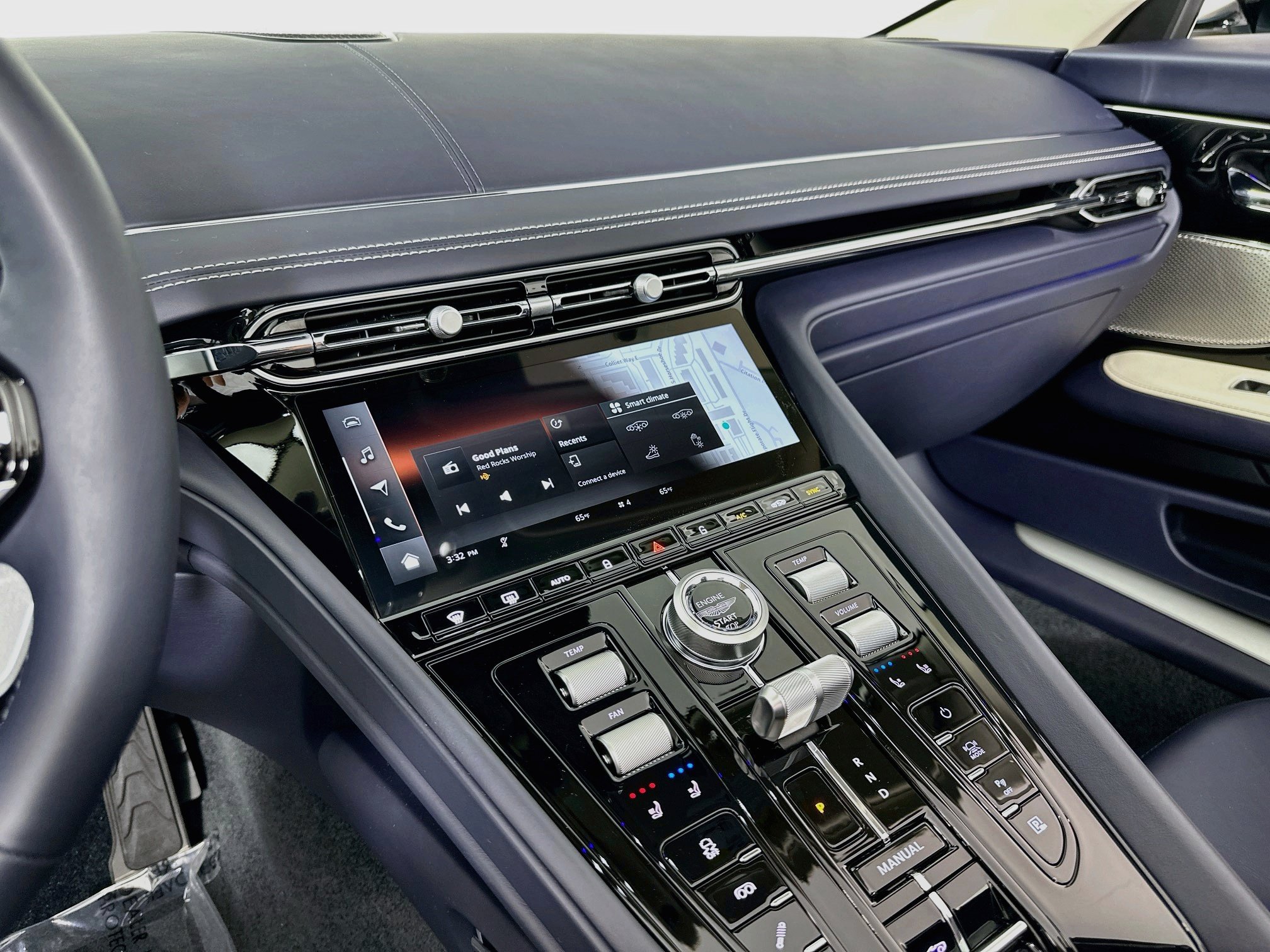 Used 2026 Aston Martin DB12 Convertible RWD image 10