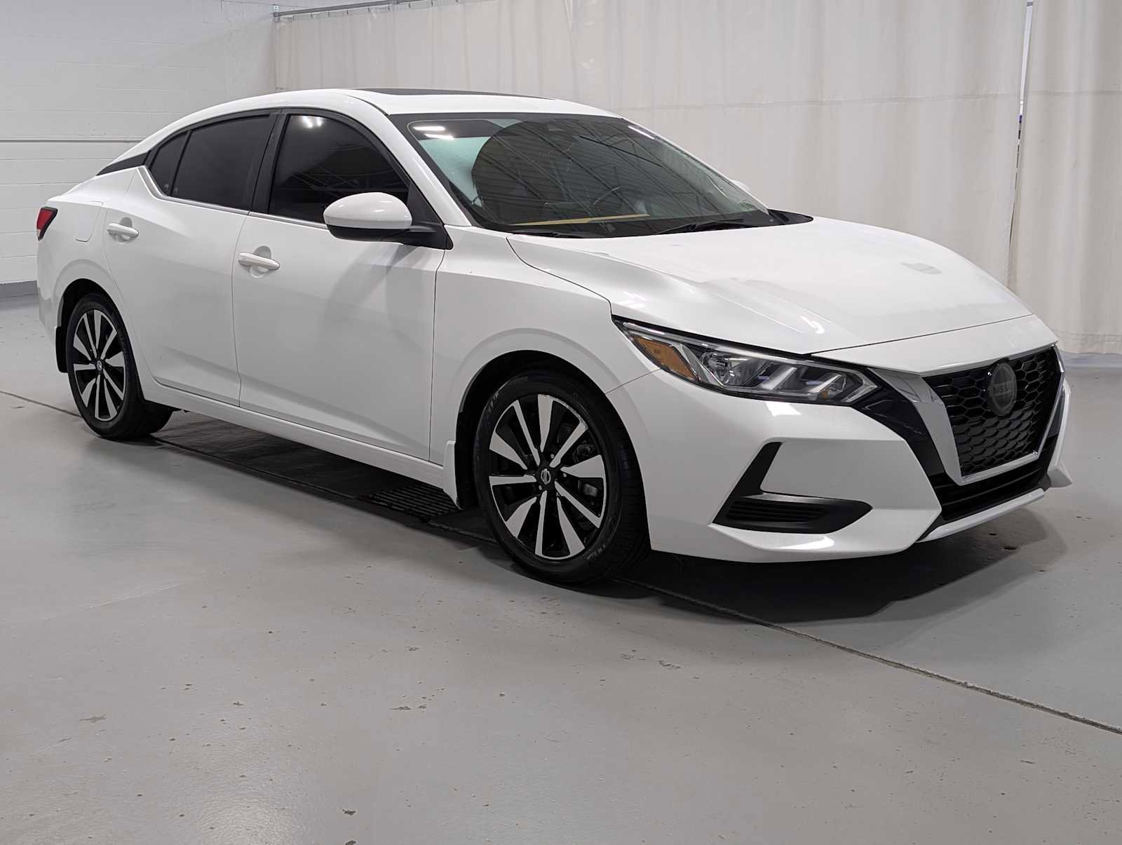 Used 2022 Nissan Sentra SV w/ SV Premium Package image 6