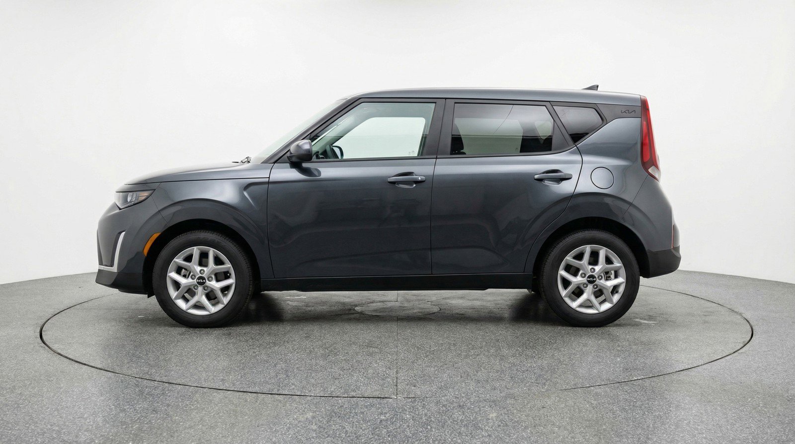 Used 2025 Kia Soul LX w/ LX Technology Package FWD image 5