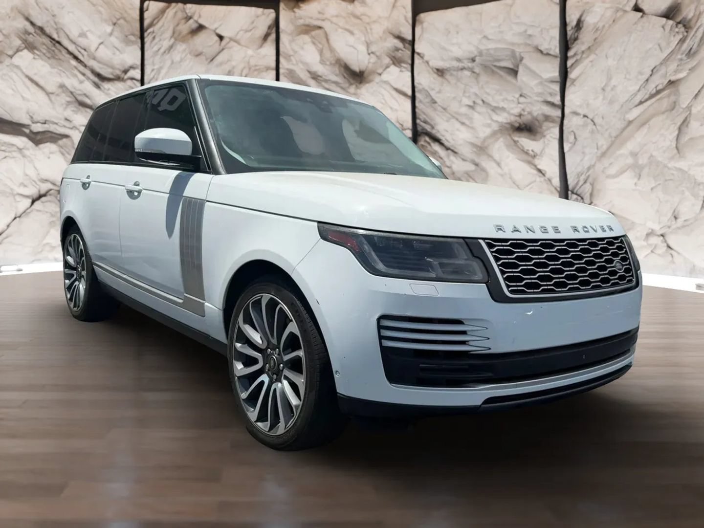 Used 2018 Land Rover Range Rover Supercharged AWD/4WD image 3