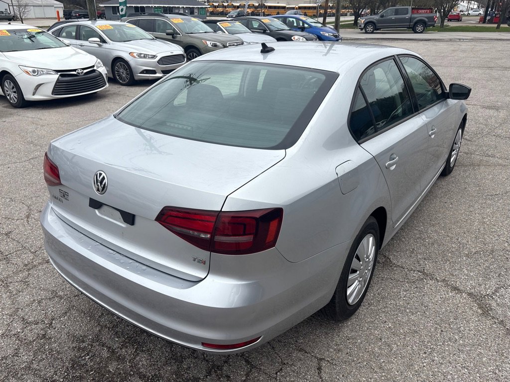 Used 2016 Volkswagen Jetta S image 4