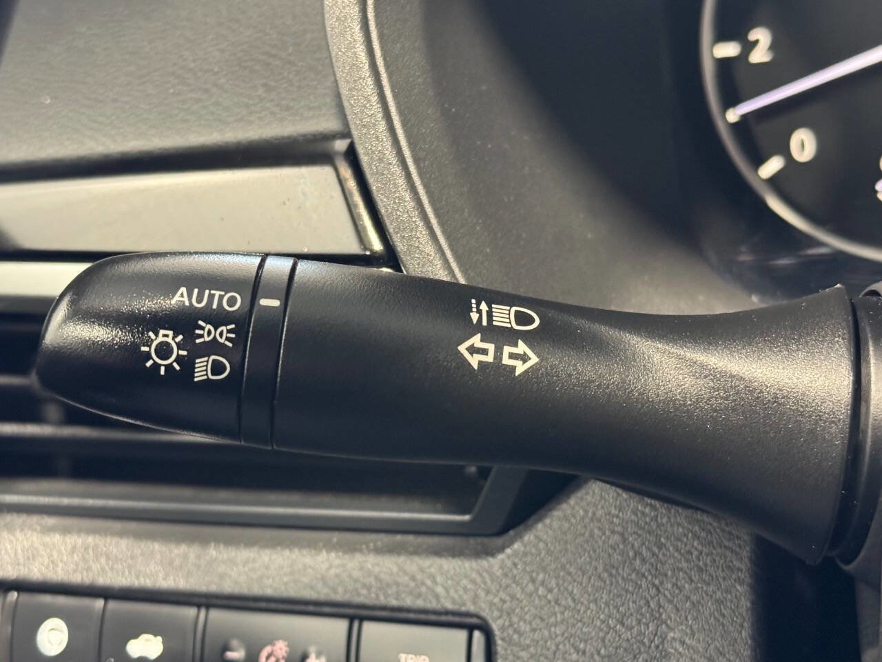 Used 2025 Nissan Altima 2.5 SR image 31