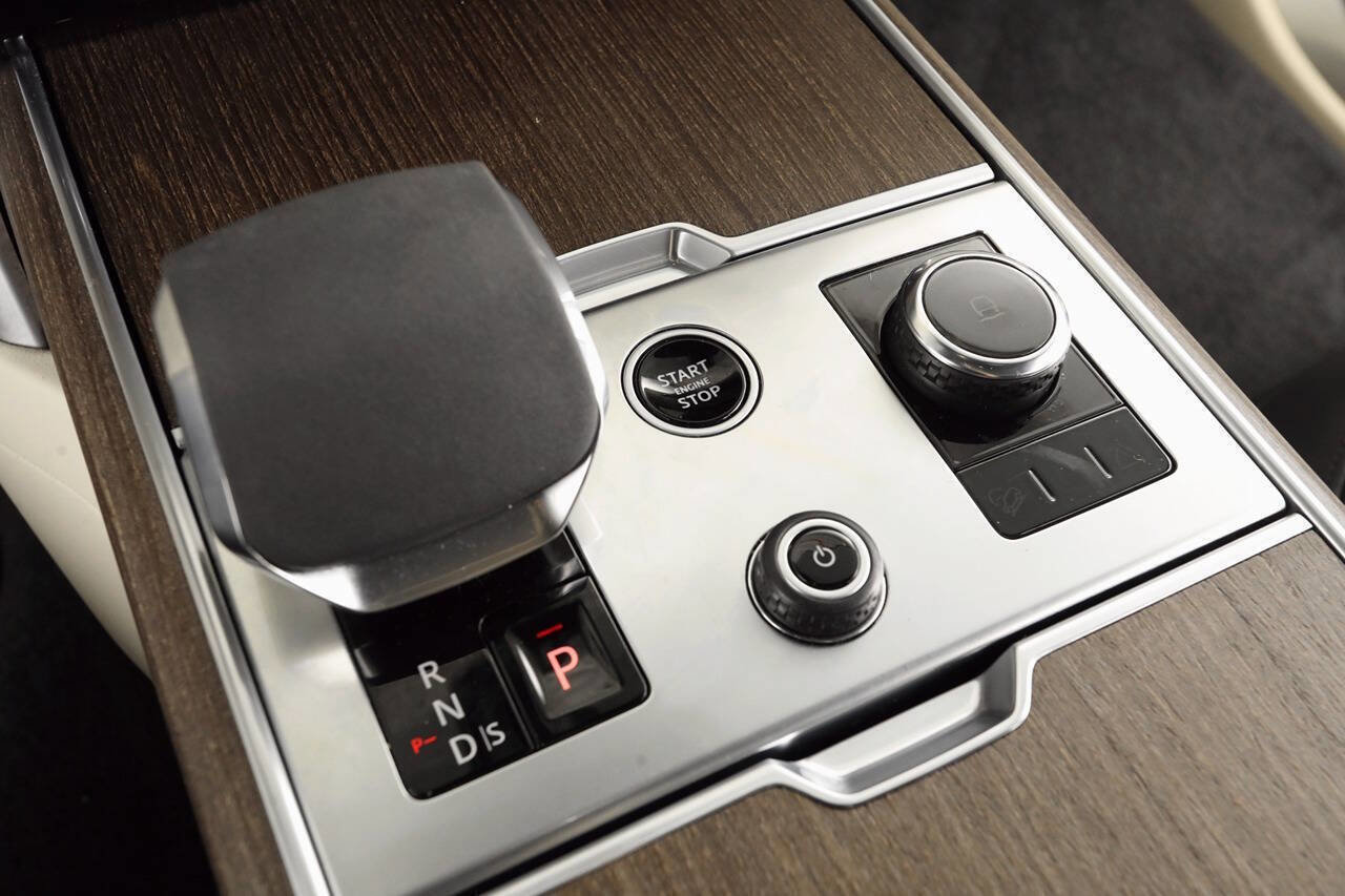 Used 2023 Land Rover Range Rover SE image 21
