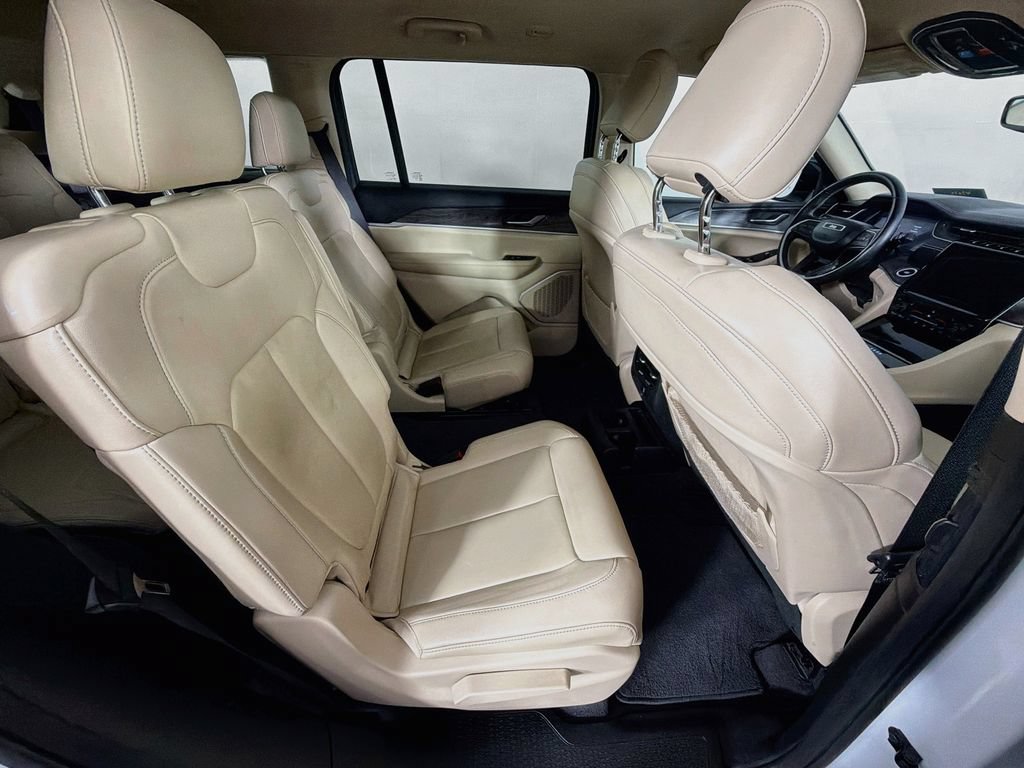 Used 2022 Jeep Grand Cherokee L Limited AWD/4WD image 27