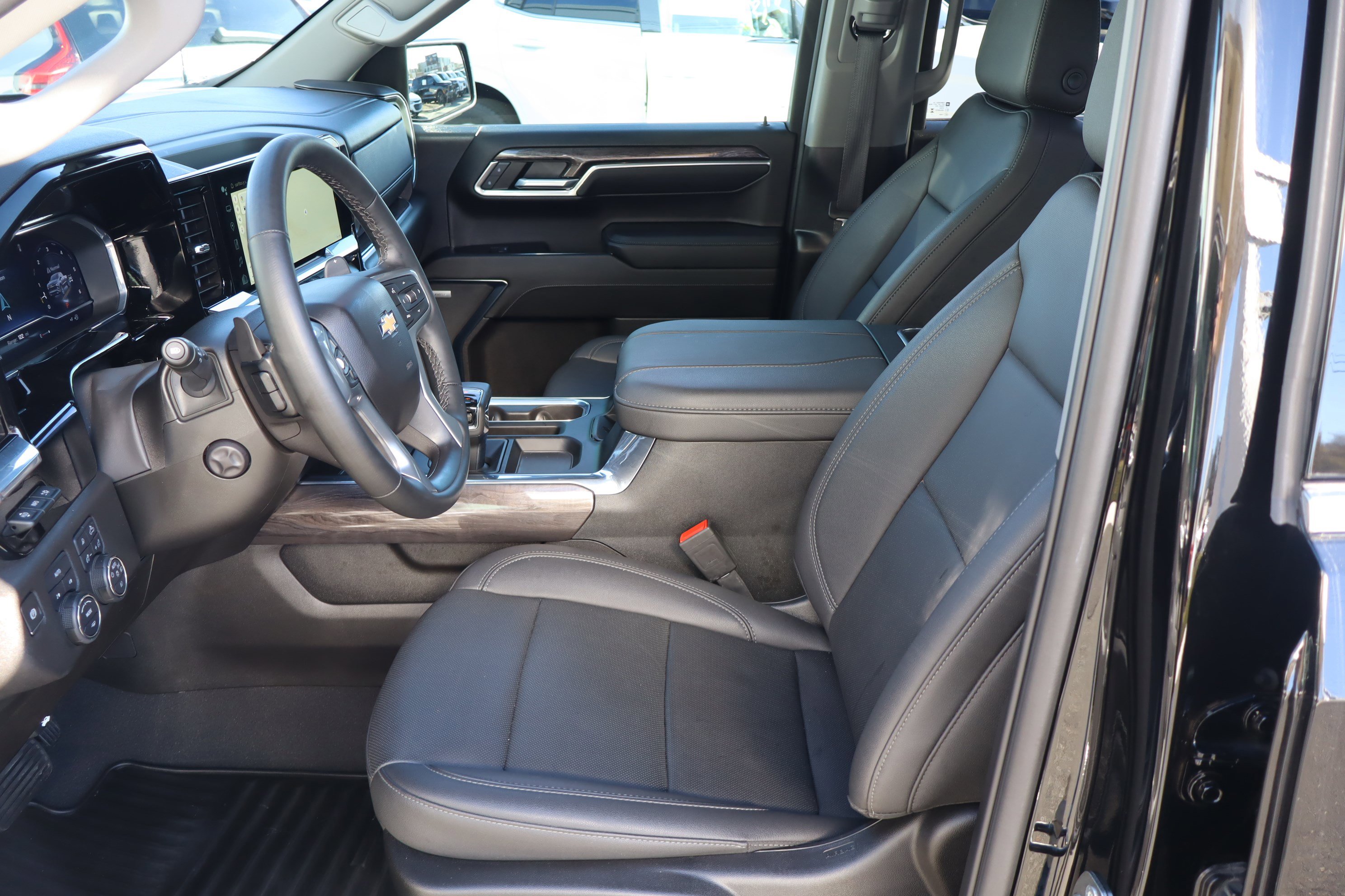 Used 2024 Chevrolet Silverado 1500 LTZ w/ Technology Package image 19