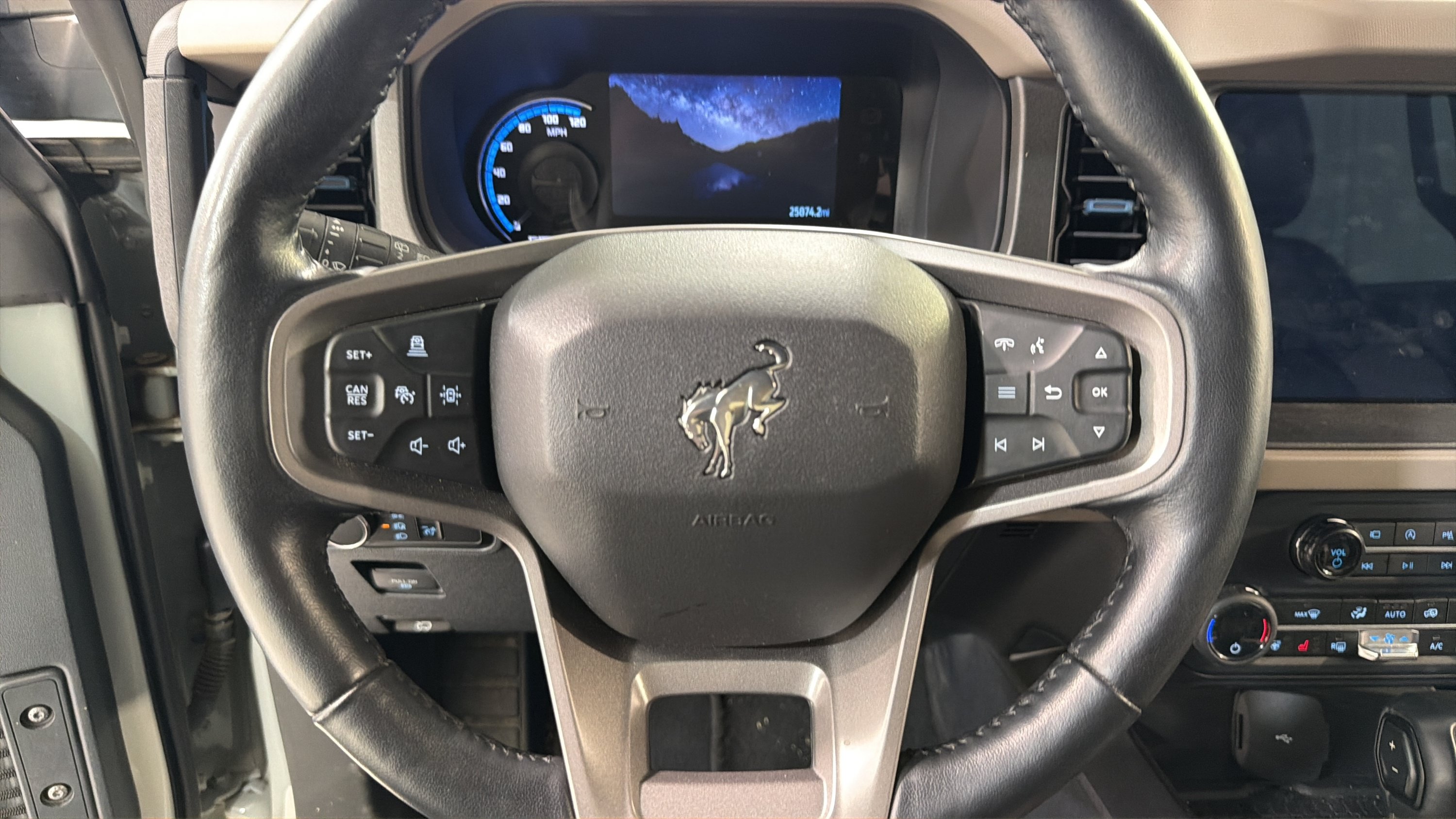 Used 2024 Ford Bronco Wildtrak AWD/4WD image 12