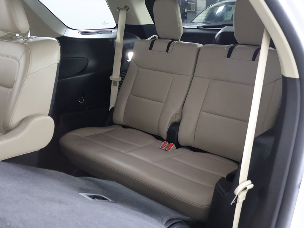 Used 2021 Ford Explorer XLT w/ Equipment Group 202A AWD/4WD image 35