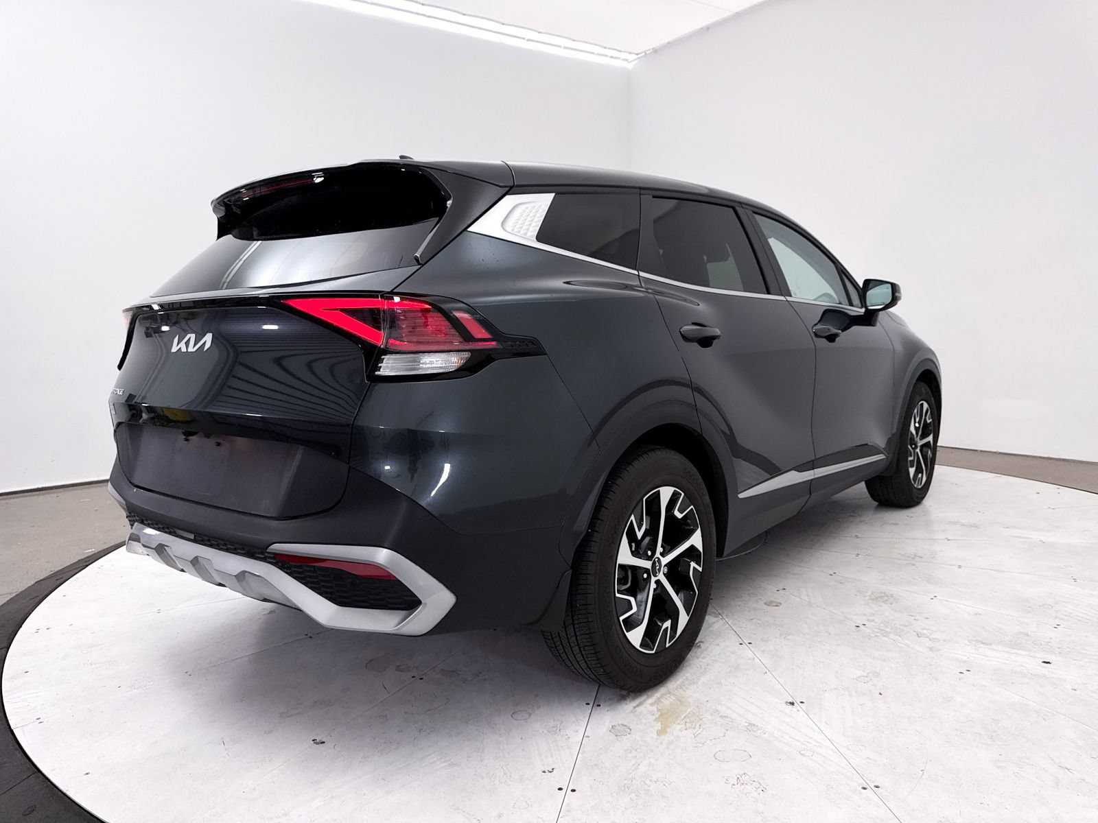Certified 2023 Kia Sportage EX FWD image 17