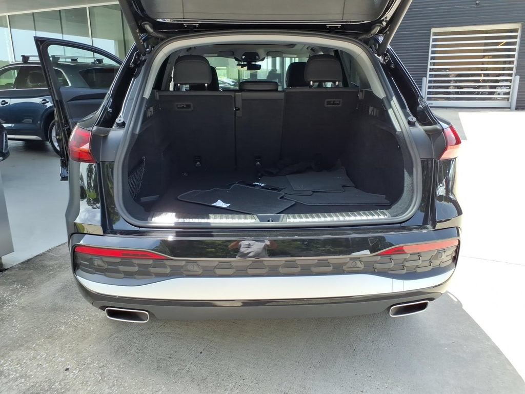 Used 2025 Audi Q5 Premium w/ Convenience Package AWD/4WD image 22