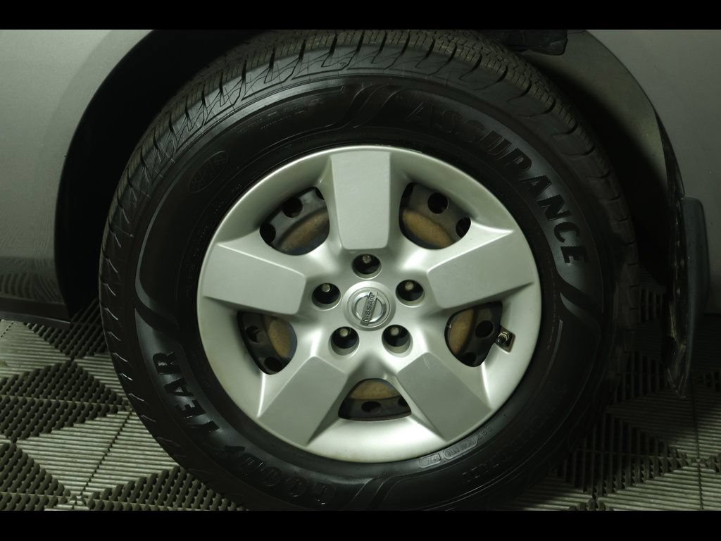 Used 2013 Nissan Rogue S AWD/4WD image 12