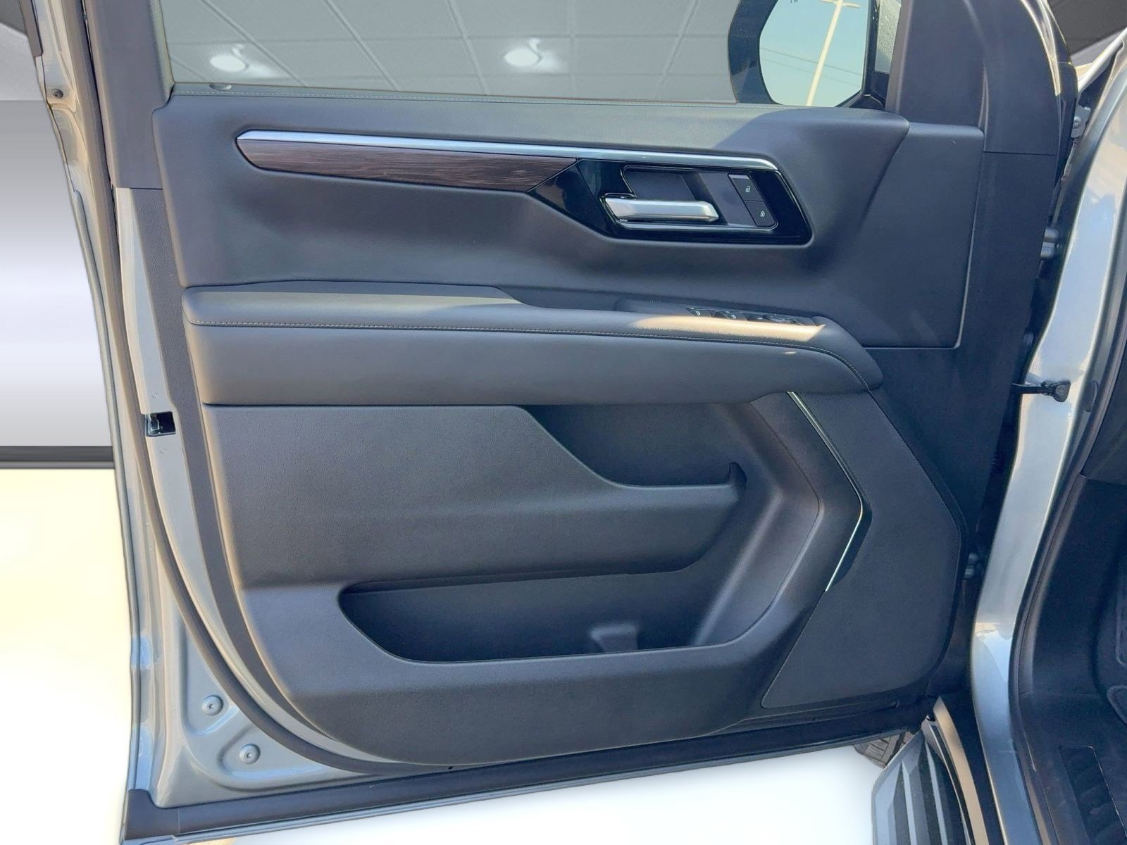 New 2026 Chevrolet Tahoe LS image 22